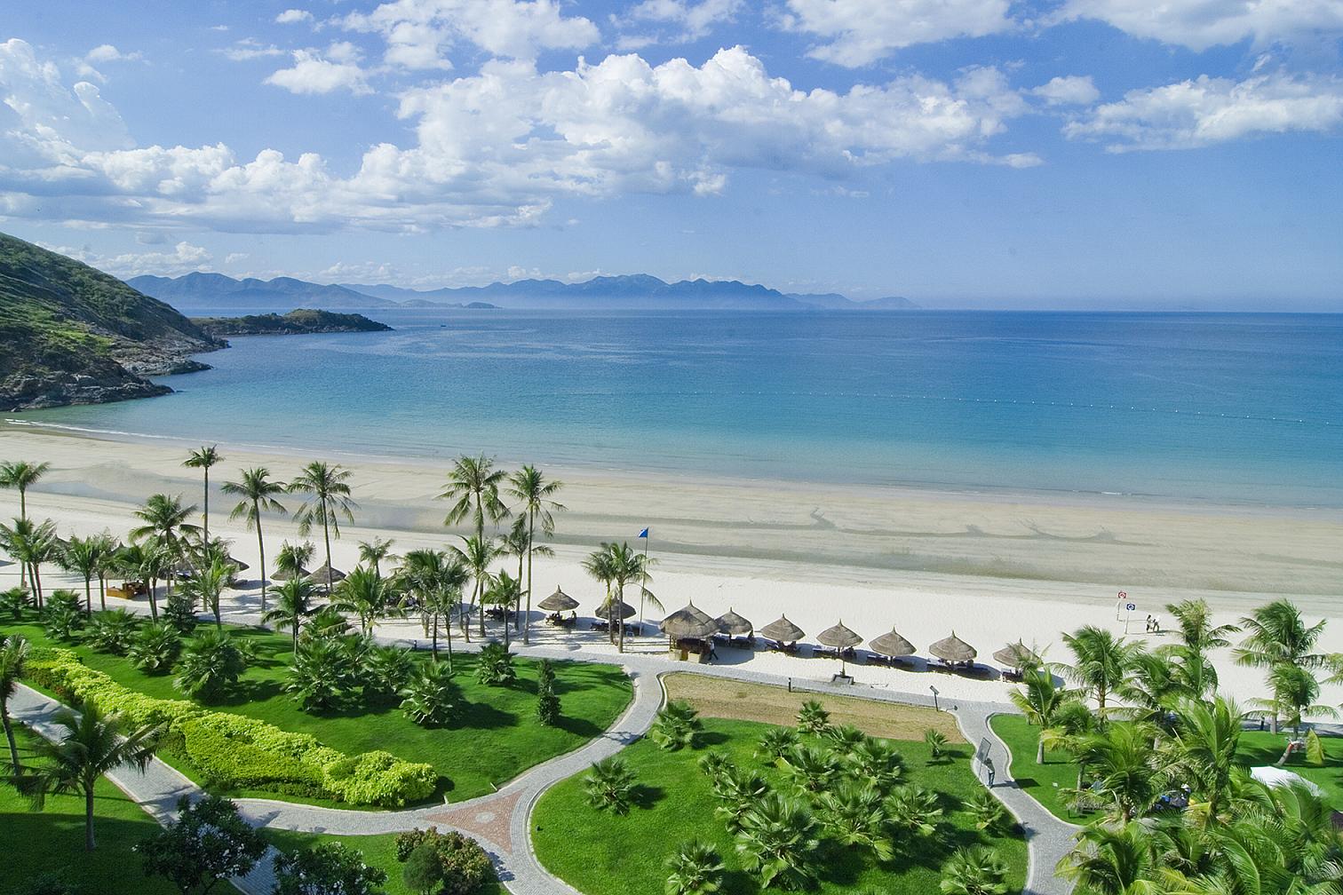 Vẻ đẹp quyến rũ của bãi biển Nha Trang
